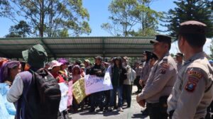 Pola Pengamanan Persuasif, Polres Humbahas berhasil Amankan Aksi Unjuk Rasa Lembaga Adat Siria-ria