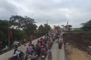 Tergerus Banjir, Jalur Tengah Semarang Blora Longsor Tersisa Satu Arah