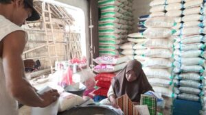 Pedagang Lega Harga Beras di Kendal Berangsur Turun