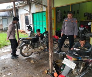 Beri Himbauan Larangan Knalpot Bising, Personel Polsek Bulu Sambangi Bengkel