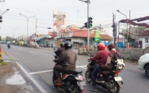 Banyak Pengendara Trobos Pembatas Jalan, Dishub Pasang APILL di Area Pasar