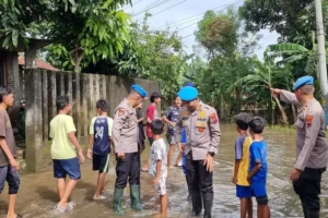 Propam Polda Jawa Tengah Turun ke Lokasi Banjir di Jepara