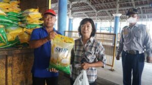 Sebanyak 500 Paket Sembako Murah Diserbu Warga Kota Pekalongan