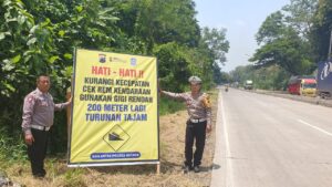 Pemasangan Rambu Petunjuk, Langkah Preventif Satlantas Polres Batang