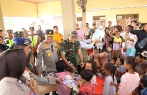 Kapolda Jateng dan Pangdam Pastikan Penanganan Kebutuhan Pengungsi Banjir di Grobogan