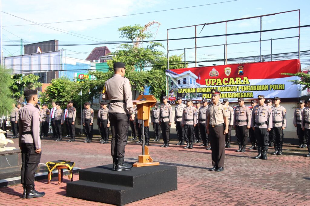 Kapolres Banajarnegara Pimpin Upacara Kenaikan Pangkat Pengabdian Periode 1 Maret 2024