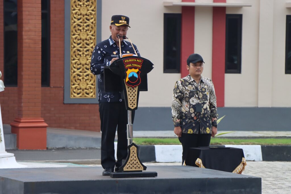 Pelajar Baca Ikrar Deklarasi Aksi Keselamatan Jalan di Apel Gelar Pasukan