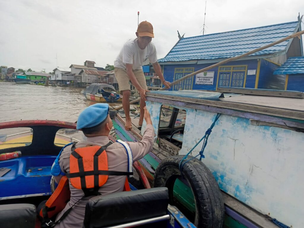 Anjeli Polsek Jenamas Intensifkan Patroli Sungai Barito, Berantas Premanisme