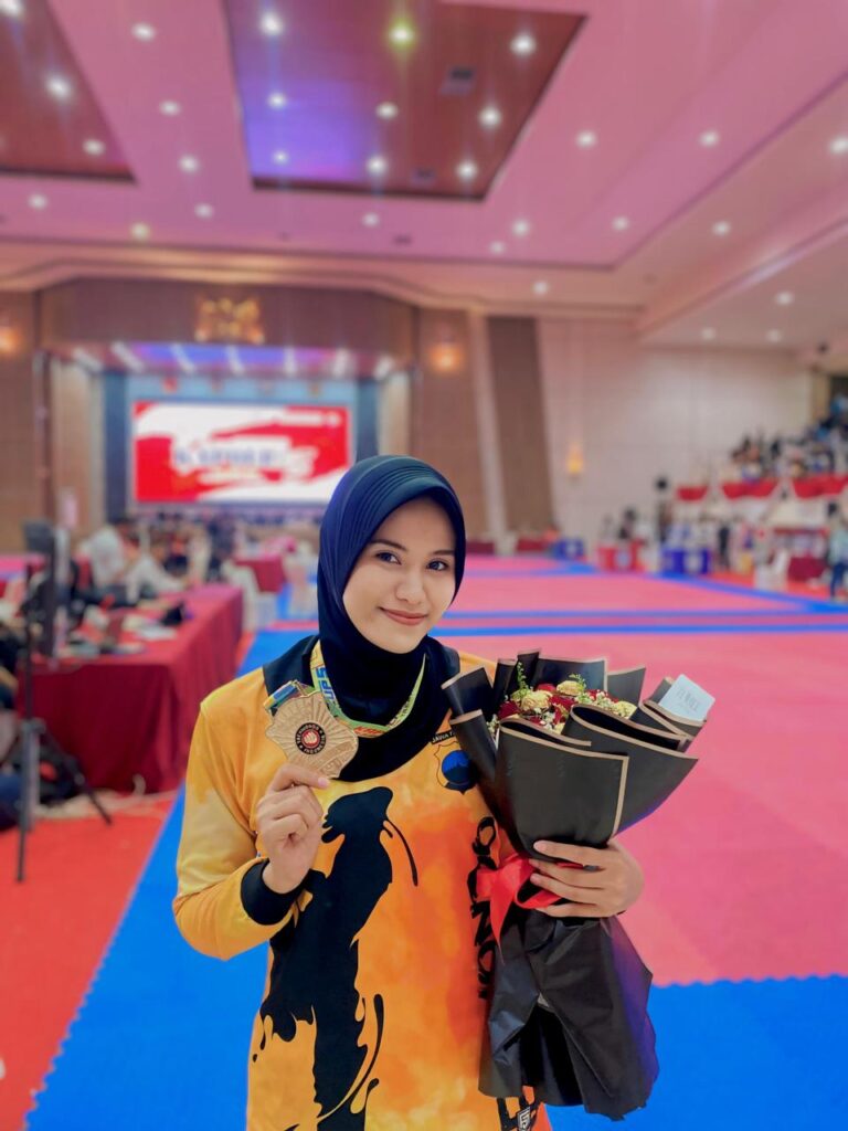 Keren, Polwan Polres Batang Sabet Medali Emas di Kejurnas Kapolri Cup 5 Taekwondo