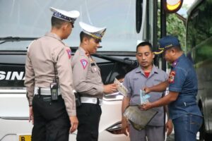 Polres Banjarnegara Gelar Ramp Check & Periksa Kesehatan Sopir Angkutan Umum