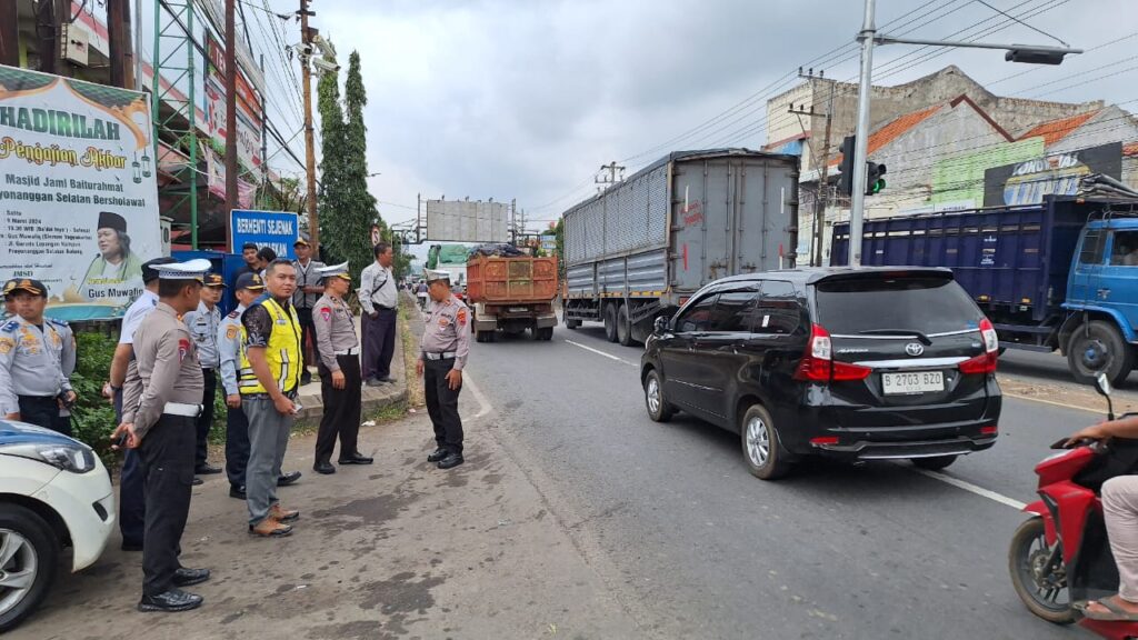 Langkah Strategis: Sosialisasi Traffic Light di Depan Pasar Batang Mulai Digelar