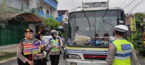 Ops Keselamatan Candi 2024, Polres Banjarnegara Turun Gencar Sosialisasi Pada Warga