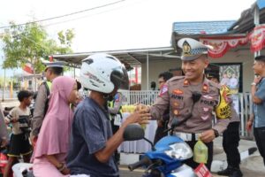 Berkah Ramadhan, Polres Barsel Bagikan Takjil Gratis Kepada Masyarakat