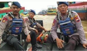 Patroli Alur Sungai: Upaya Terpadu untuk Kendalikan Tambat Labuh Kapal