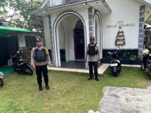 Polisi Patroli Jaga Kondusiftas Ibadah Minggu Di Gereja