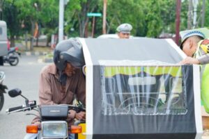 Setiap Hari Selama Ramadhan, Dirlantas Polda Aceh Berbagi Takjil