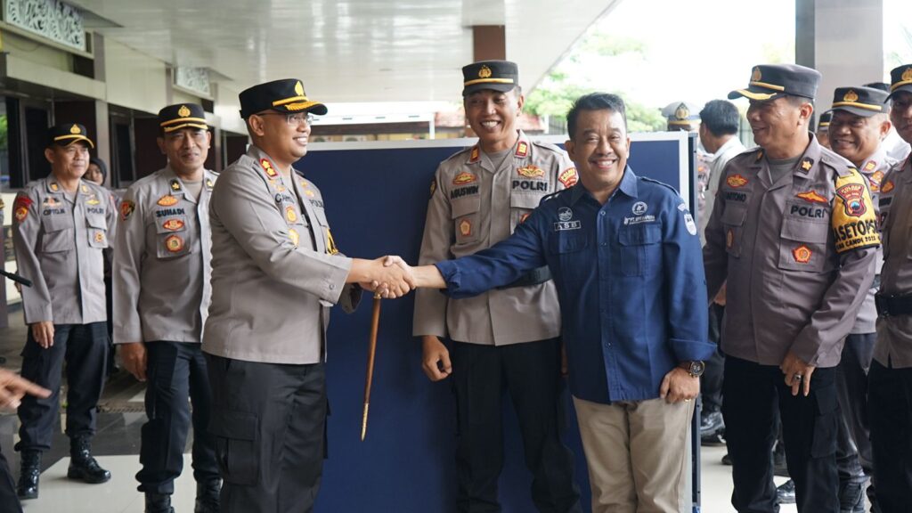 Sumbang 13 Meja Pingpong, Kapolres Batang Giatkan Olahraga