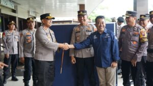 Giatkan Olahraga, Kapolres Batang Serahkan Meja Tenis