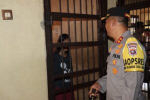 Berdialog Dengan Para Tahanan, Kapolres Lamandau Cek Ruang Tahanan