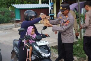 Berkah Ramadhan, Murid TK Kemala Bhayangkari Polres Lamandau Bagikan Takjil