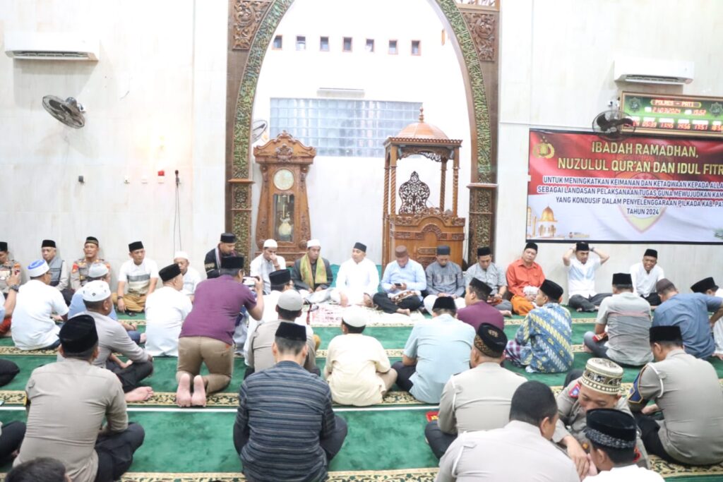 Ketua MPD Pati Jadi Imam Sholat Tarawih, Tausiyah Tentang Keimanan dan Ketaqwaan