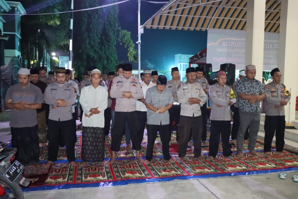 Sholat Berjamaah Meningkatkan Keimanan dan Ketaqwaan Menurut Tausiyah di Tarhima Polresta Pati