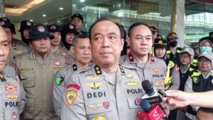 Polri Turunkan Tim Trauma Healing-Polwan Siaga Bantu Korban Banjir di Jateng