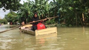 Banjir Jepara Mulai Surut, Dapur Umum Ditutup setelah Layani Buka Puasa Sore Ini