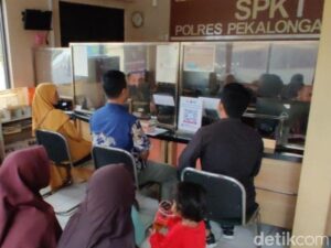 Sejumlah Emak-emak Pekalongan Ngadu ke Polres Usai Gagal Tarik Tabungan di Koperasi BMT