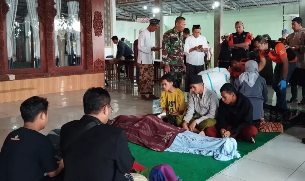 Lima pelajar di Kudus tenggelam di area banjir 3 meninggal