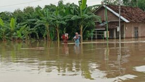 Puluhan Rumah di Sragen Terendam Banjir Luapan Anak Bengawan Solo