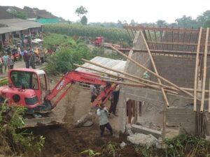 Satu Rumah di Cepogo Boyolali Dirobohkan usai Rusak Berat Tertimpa Longsor