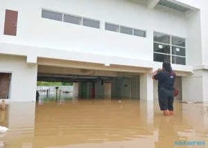 Akibat Bengawan Solo Meluap, Parkiran RSUD Ngawi Terendam Banjir