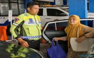 Diusir Anak Mudik ke Karanganyar, Polisi Solo Bantu Ibu-Ibu Asal Temanggung