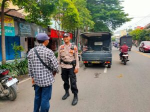 Jumpai Warga, Bhabinkamtibmas Polsek Rembang Kota Edukasi Larangan Knalpot Bising