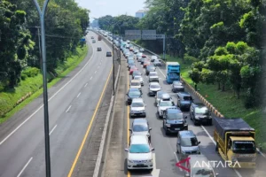 Sebanyak 2.900 Kendaraan melintas gerbang Kalikangkung Semarang per jam