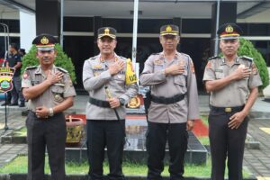 Kapolres Jembrana Pimpin Upacara Korp Raport Dua Perwira