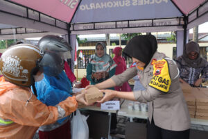 Gelar Bazar Pasar Murah, Polres Sukoharjo Bantu Kebutuhan Masyarakat Jelang Lebaran