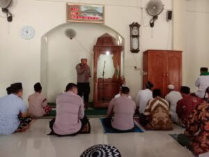 Polsek Sukolilo Gelar Safari Jumat Curhat di Masjid Al Huda Desa Wegil Jelang Hari Raya Idul Fitri 1445H