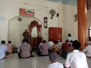 Polsek Sukolilo Polresta Pati Gelar Safari Jumat Curhat di Masjid Al Huda, Desa Wegil Kec. Sukolilo Kab. Pati