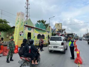 Urai Kepadatan, Personil Pos Pam Doloksanggul Polres Humbahas Rutin Gelar Pengaturan