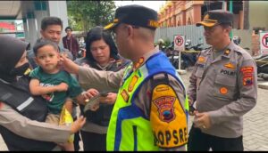 Identifikasi Korban Laka di Tol KM 370 A, Polres Batang Berikan Trauma Healing