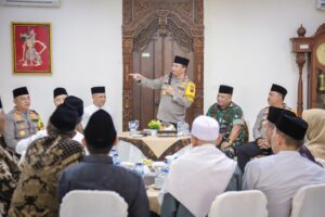 Safari Kamtibmas di Kabupaten Kebumen, Kapolda Jateng Hadiri Halal Bihalal