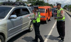 Peduli Keselamatan Berkendara, Ditlantas Beri Teguran Pengandara R4 Yang Tidak Gunakan Safety Belt