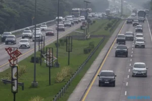 Arus Balik Padat, One Way Lokal Tol Semarang-Solo Dibuka Lagi dan Diperpanjang