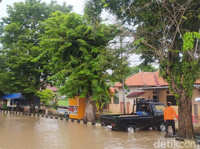 banjir-di-permukiman-di-jalan-taat-kecamatan-kendal-kabupaten-kendal-selasa-2342024-1_43