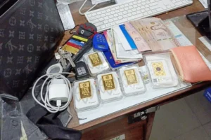 Sekuriti Stasiun Tawang Kembalikan Tas LV, Ternyata Isi Emas 500 Gram