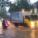 Banjir Menghampiri Semarang Hujan Deras Mengguyur
