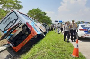 Bus Rosalia Indah Kecelakaan di Tol Batang-Semarang 7 Meninggal, Sempat Ganti Bus tapi Sopir Tidak diganti