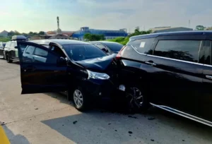 Kecelakaan Lalulintas di KM 418 Tol Semarang-Kendal: 3 Mobil Rusak, Semua Selamat